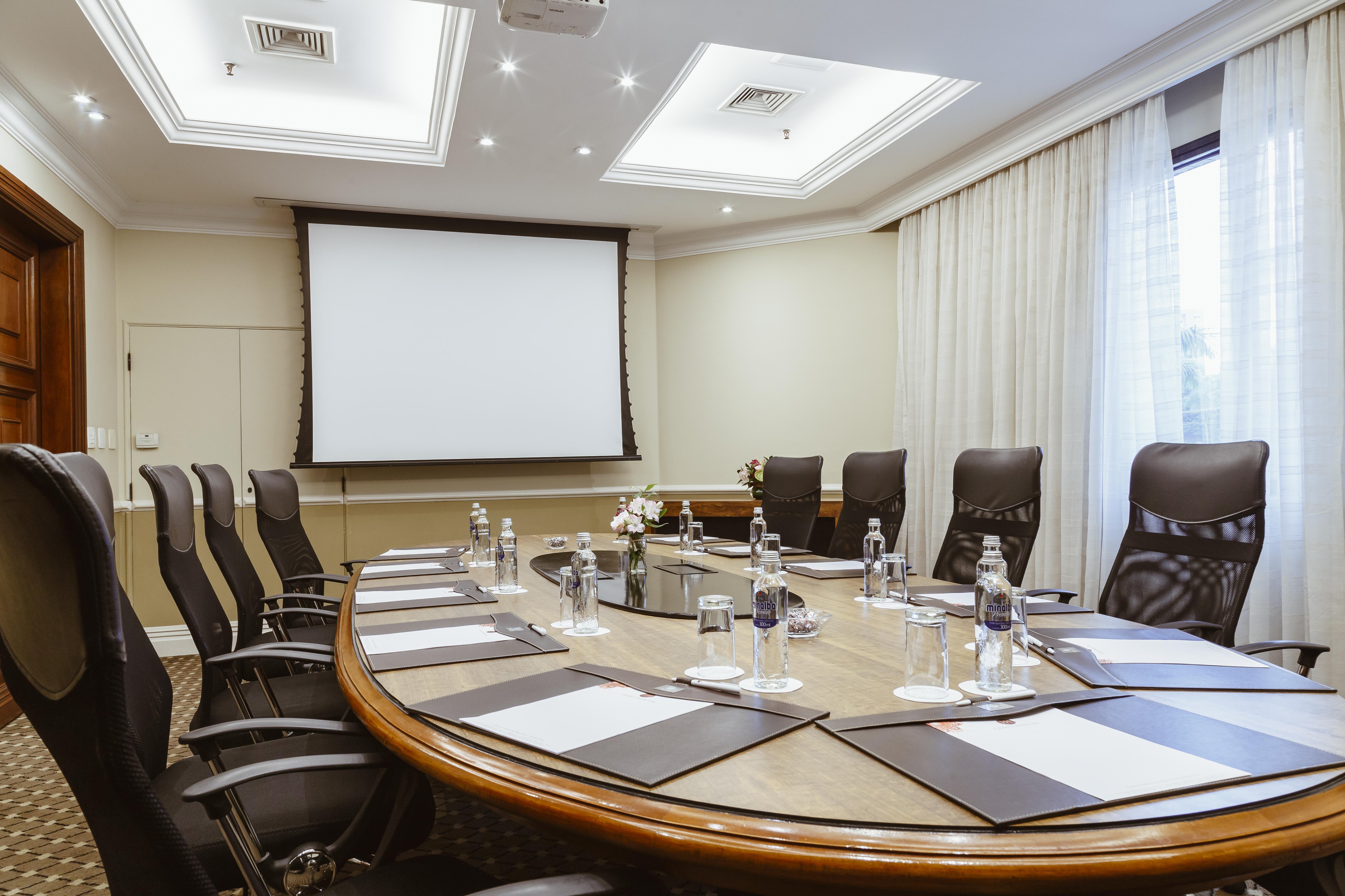 Grand Mercure Sao Paulo Ibirapuera Εξωτερικό φωτογραφία A boardroom at a hotel
